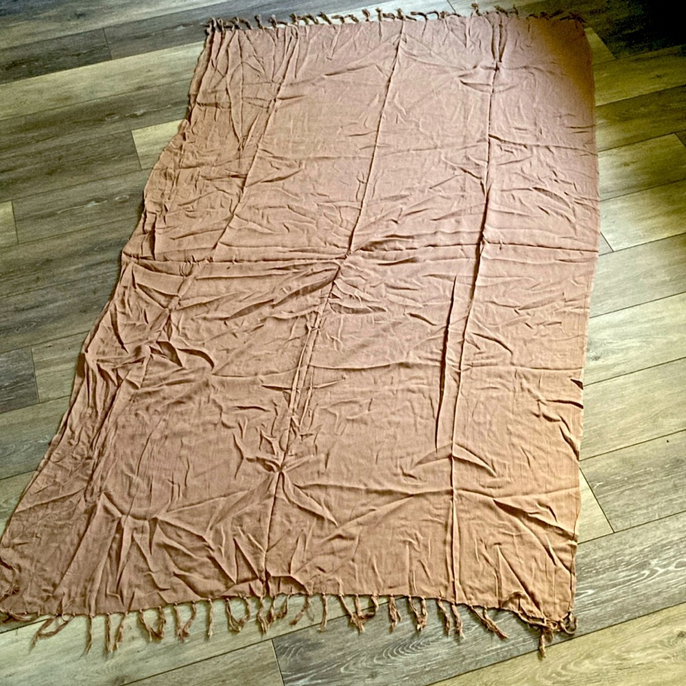 Elegant Tan Sarong